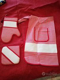 set presine e grembiule ricamabili