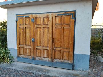Portone in larice