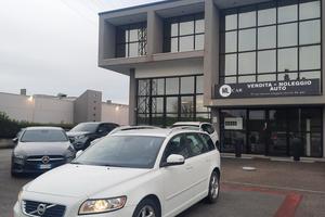 Volvo V50 D2 R-design