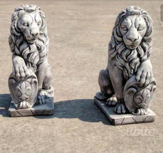 Leoni coppia pietra da esterno stemma giardino