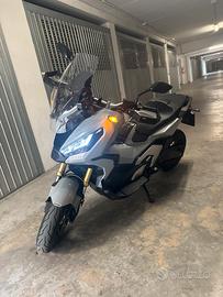 X-Adv 750 DCT