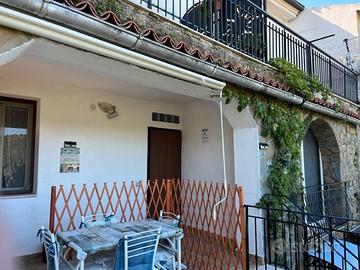 Pollica, Cannicchio soluzione semindipendente