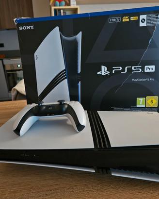 PS5 PlayStation 5 Pro 2TB  garanzia giugno 202