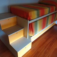 Letto a castello estraibile con cassettiera