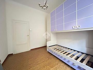 4 LOCALI A LA SPEZIA