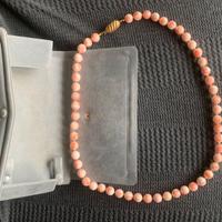 collana perle di corallo rosa e oro