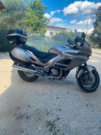 Honda deauville  650