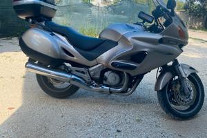 Honda deauville  650