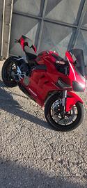 panigale v4