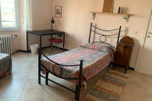 Beautiful bedroom in spacious apt