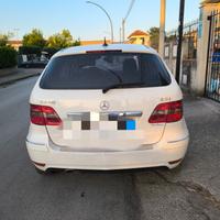 Mercedes B200
