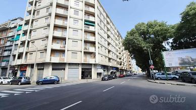 NEGOZIO A TORINO