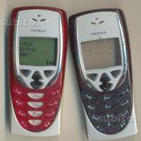 NOKIA 8310 del 2002 con due cover