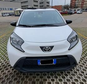 TOYOTA AYGO X C.AUTOMATICO 09/2023 BIANCA KM.17500
