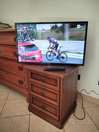 televisore 32 pollici akai 