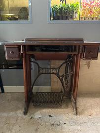 Singer con mobile vintage