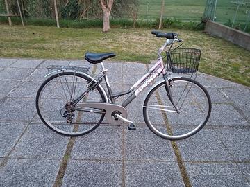 bicicletta donna con cestino e cambio 