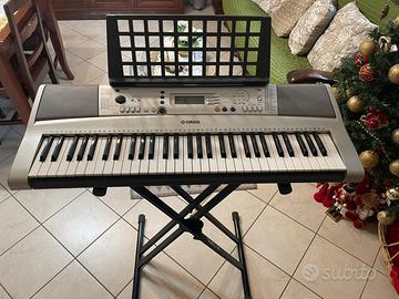 Tastiera elettronica Yamaha PSR-E313