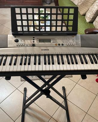 Tastiera elettronica Yamaha PSR-E313