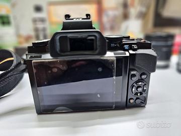Olympus OM-D E-M5 con accessori
