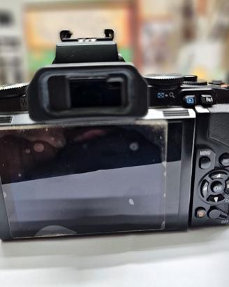 Olympus OM-D E-M5 con accessori