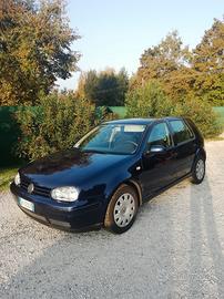 VOLKSWAGEN Golf 4ª serie - 2001