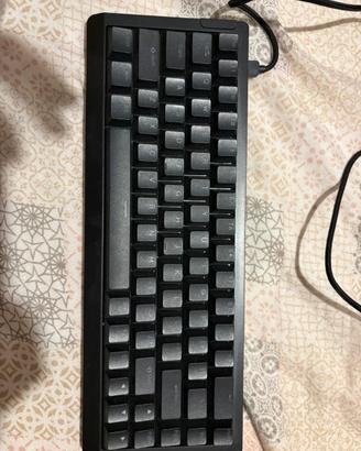 tastiera da gaming meccanica 60% RGB