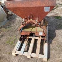 Spandiconcime angeloni