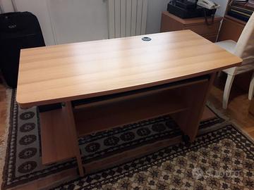 Scivania per Computer con piani estraibile per tas