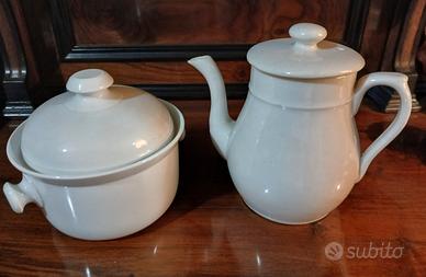 Teiera e biscottiera in porcellana