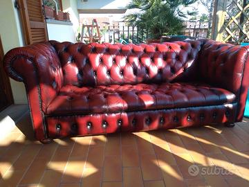 Divano Chesterfield 3 posti rosso scuro cm h70x190