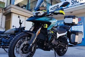 BENELLI TRK 902 XPLORER + TRIS DI VALIGIE IN ALLUM