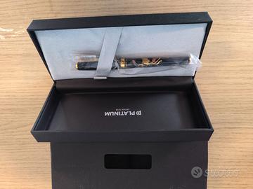 Penna stilografica PLATINUM, pennino in oro 18kt.