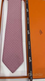 Cravatta Hermès pari al NUOVO