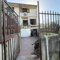 VILLA A SCHIERA A ROCCABASCERANA