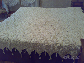 Copriletto Ottocento lavorazione ai ferri