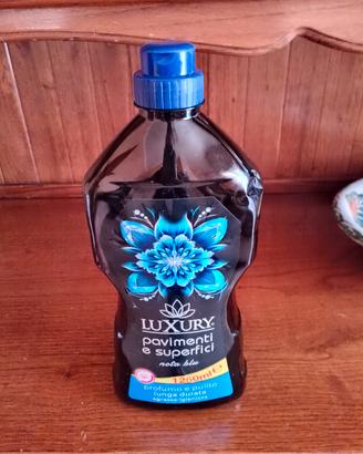 Detersivo pavimenti profumato Luxury 