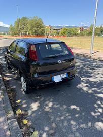 Fiat grande punto tenuta maniacalmente.