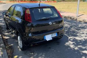 Fiat grande punto tenuta maniacalmente.