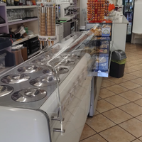 Bar gelateria avviato ampio spazio esterno