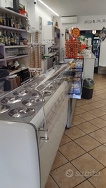 Bar gelateria avviato ampio spazio esterno