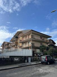 Appartamento con garage a Piedimonte Etneo