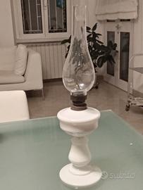 Antica lampada a petrolio.