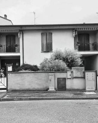 Immobile in asta di 169 m² con 5 locali e box auto