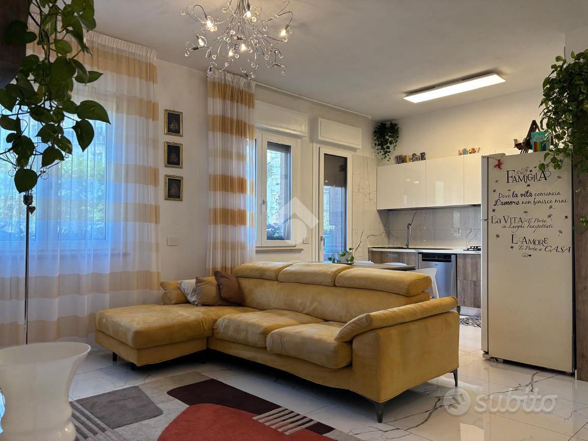 4 LOCALI A LUCCA