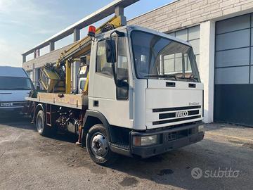 IVECO Eurocargo 65 con piattaforma aerea