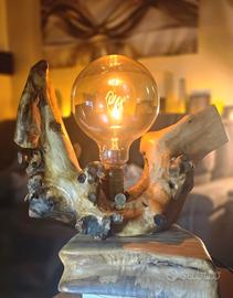 lampada in legno di ulivo