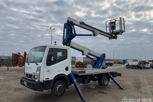 Nissan Cabstar 35.13 Piattaforma autocarrata 19m