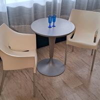 tavolino e 2 sedie Philippe Starck per Kartell