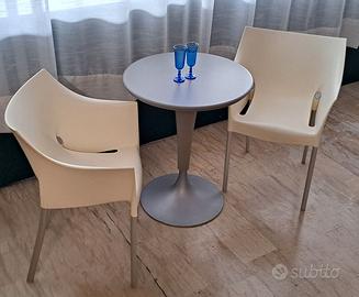 tavolino e 2 sedie Philippe Starck per Kartell